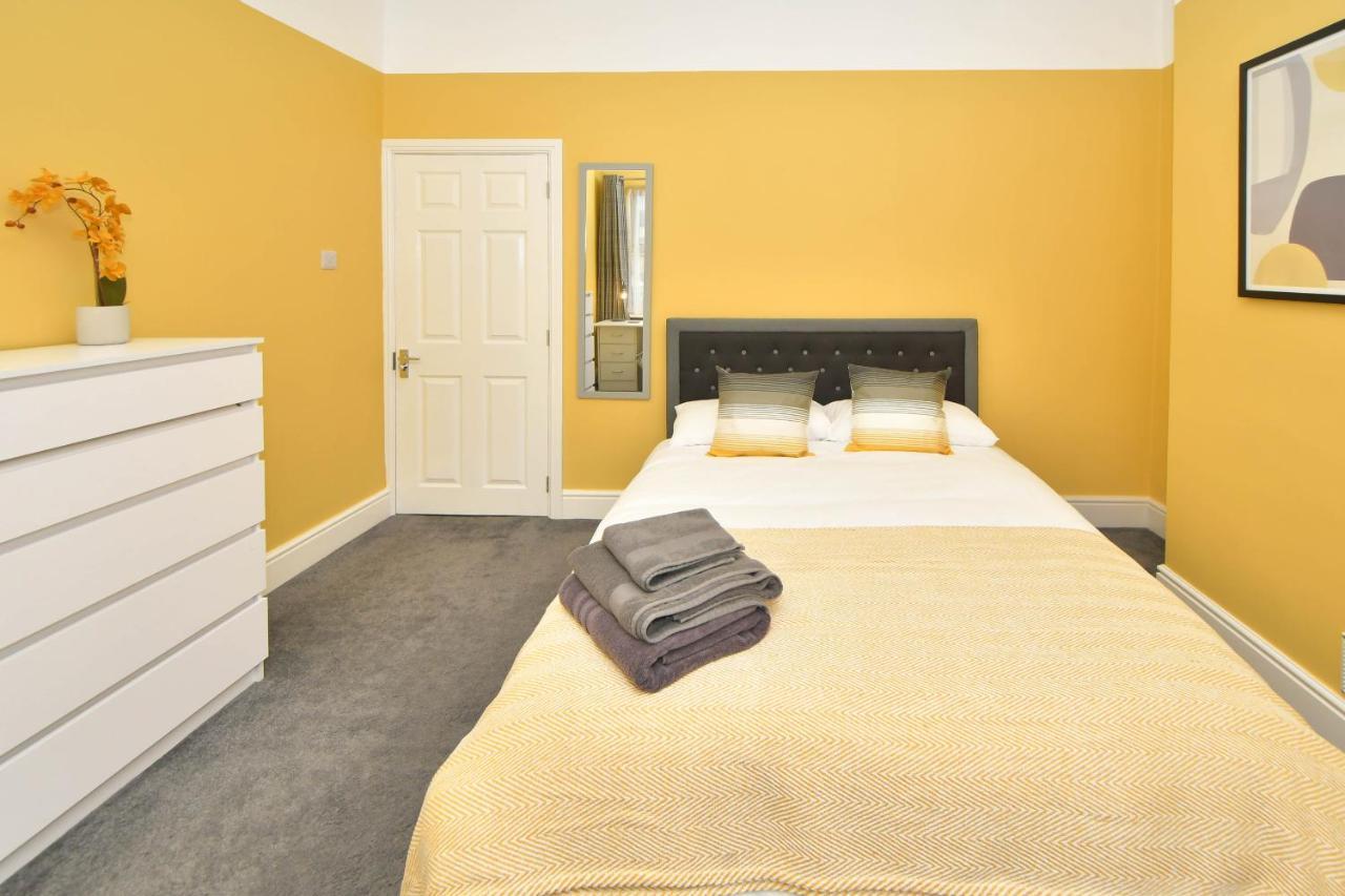 Find A Spacious And Stylish Escape In The City Centre At Sturgess House, Perfect For Longer Stays! Stoke-on-Trent Dış mekan fotoğraf