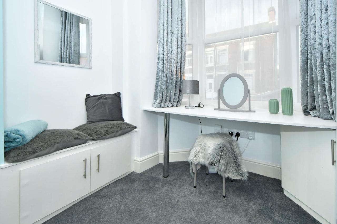 Find A Spacious And Stylish Escape In The City Centre At Sturgess House, Perfect For Longer Stays! Stoke-on-Trent Dış mekan fotoğraf