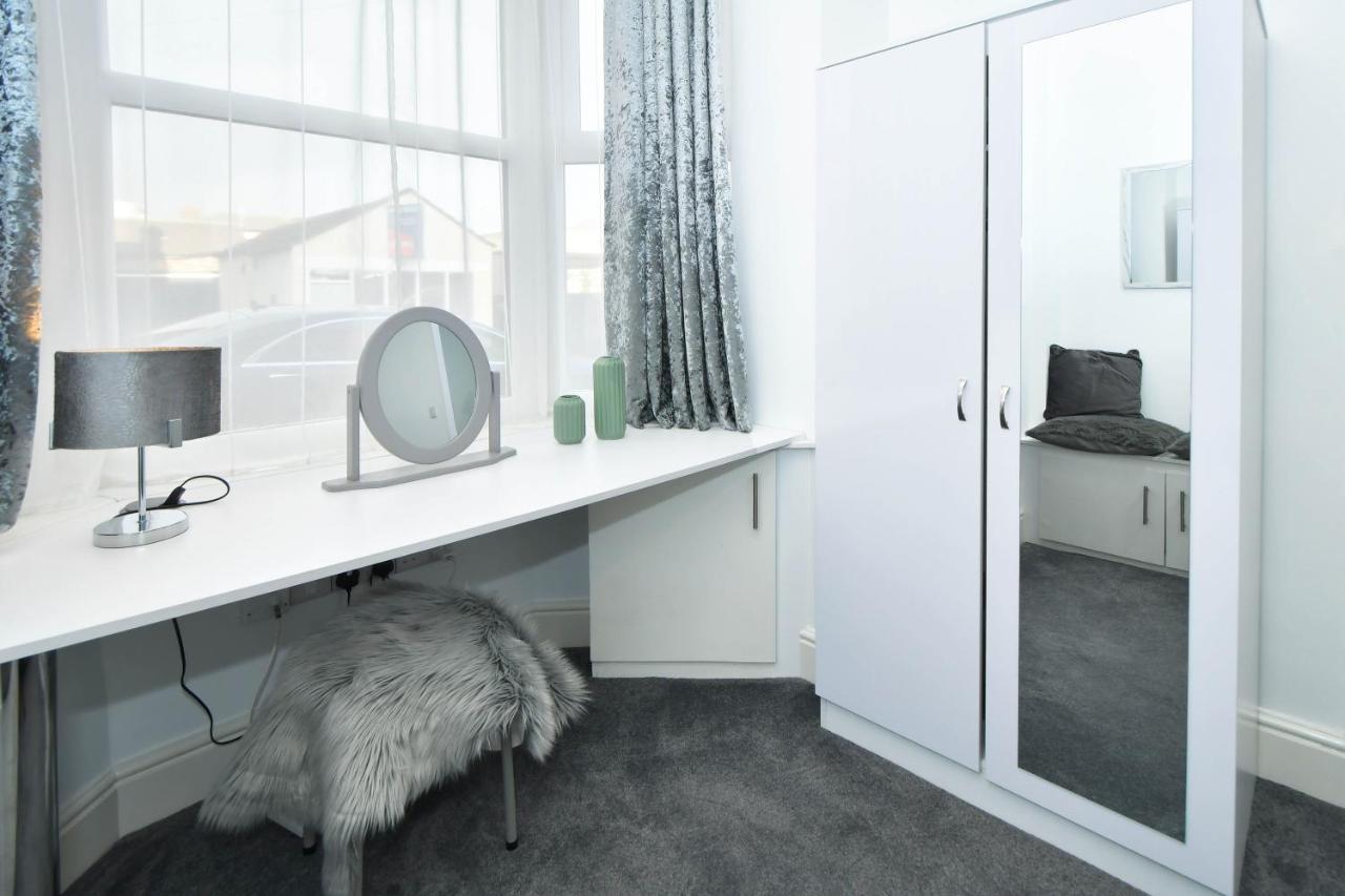 Find A Spacious And Stylish Escape In The City Centre At Sturgess House, Perfect For Longer Stays! Stoke-on-Trent Dış mekan fotoğraf