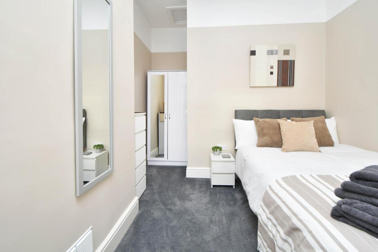 Find A Spacious And Stylish Escape In The City Centre At Sturgess House, Perfect For Longer Stays! Stoke-on-Trent Dış mekan fotoğraf