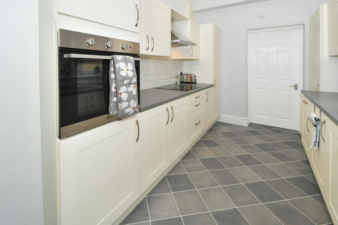 Find A Spacious And Stylish Escape In The City Centre At Sturgess House, Perfect For Longer Stays! Stoke-on-Trent Dış mekan fotoğraf