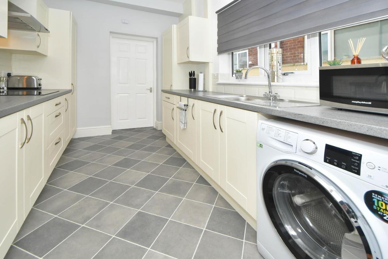 Find A Spacious And Stylish Escape In The City Centre At Sturgess House, Perfect For Longer Stays! Stoke-on-Trent Dış mekan fotoğraf