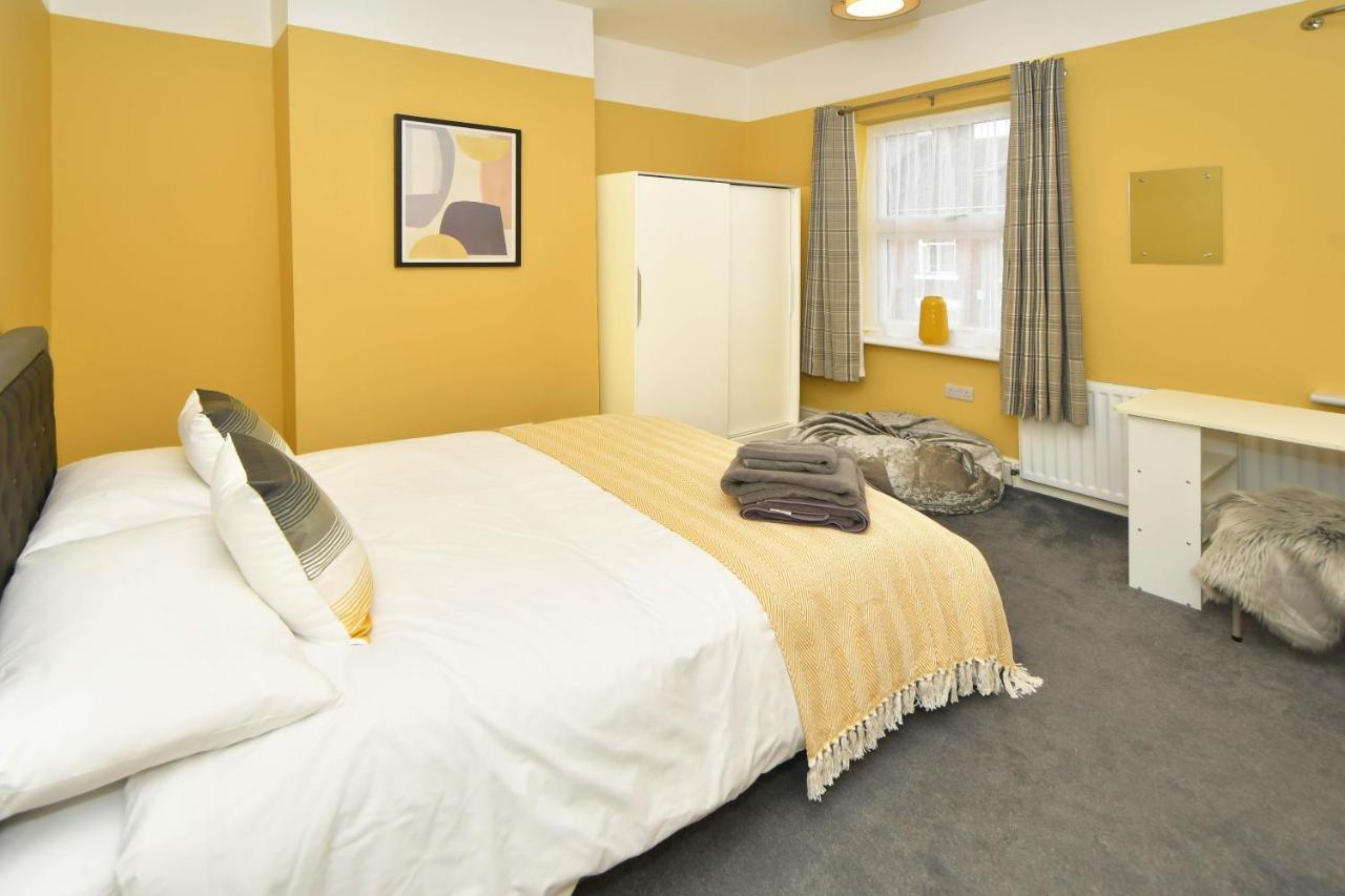 Find A Spacious And Stylish Escape In The City Centre At Sturgess House, Perfect For Longer Stays! Stoke-on-Trent Dış mekan fotoğraf